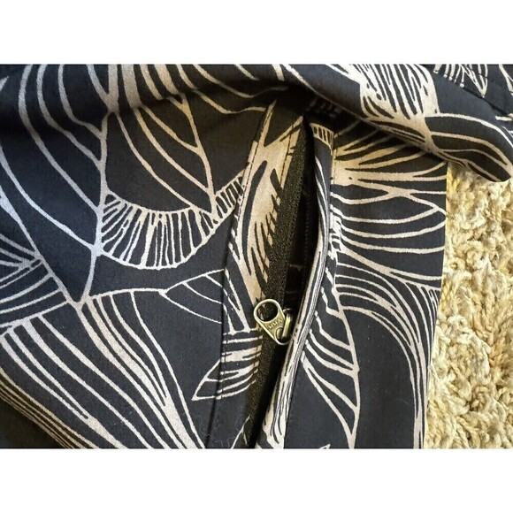 Athleta Odyssey Leaf Print Jacket Full Zip Magnetic Running Workout Black Sz M - Picture 11 of 11